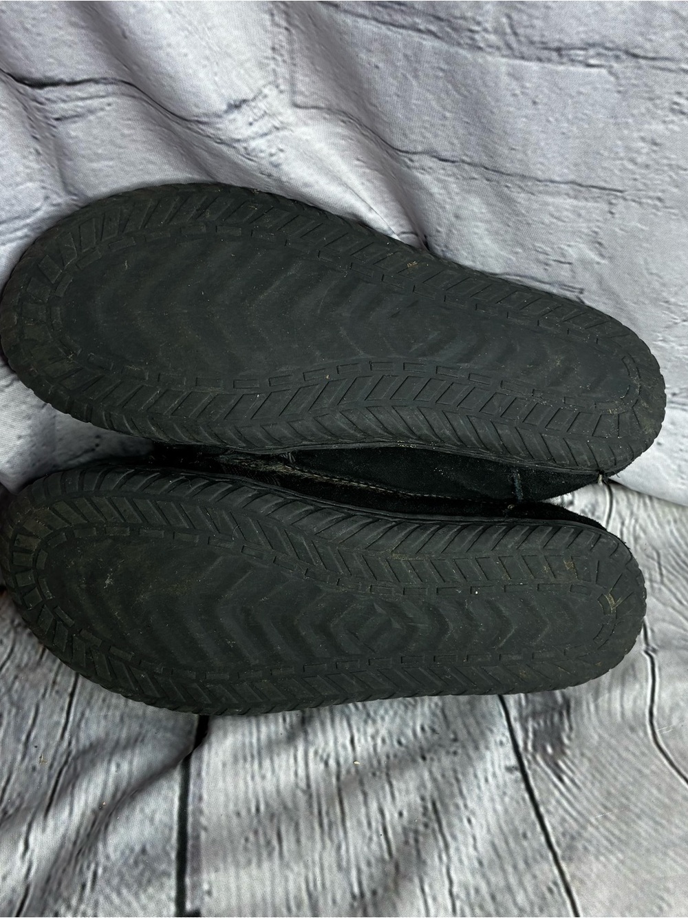 Black Suede Neutral Faux Fur Lined Indie Boho Kiltie Fringe Moc Slippers Sz 7/8 - Picture 8 of 8